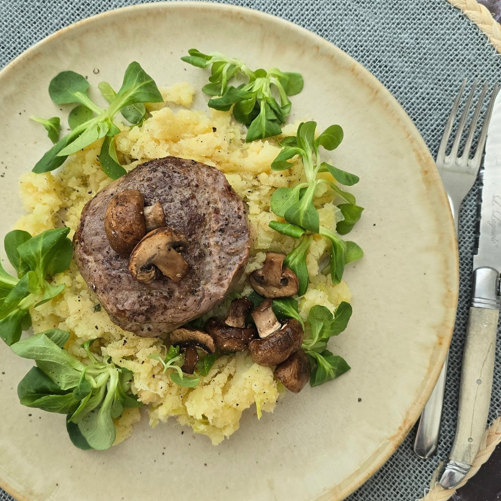Lentestamppot met prei, veldsla, kastanjechampignons & hertenbiefstuk