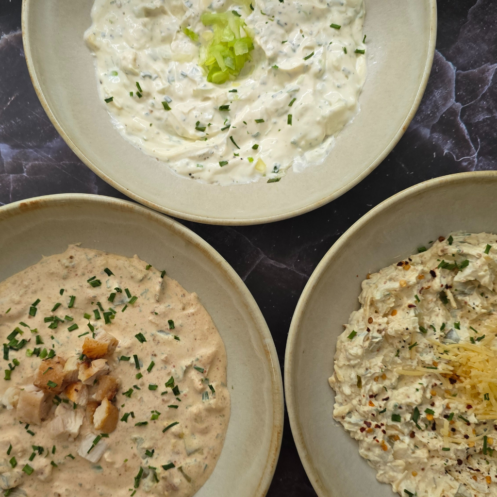 Pittige gerookte kipsalade voor op brood